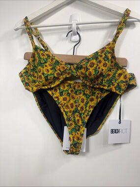 Beach Riot Sunflower pattern bikini 2 Piece size M/L.NWT